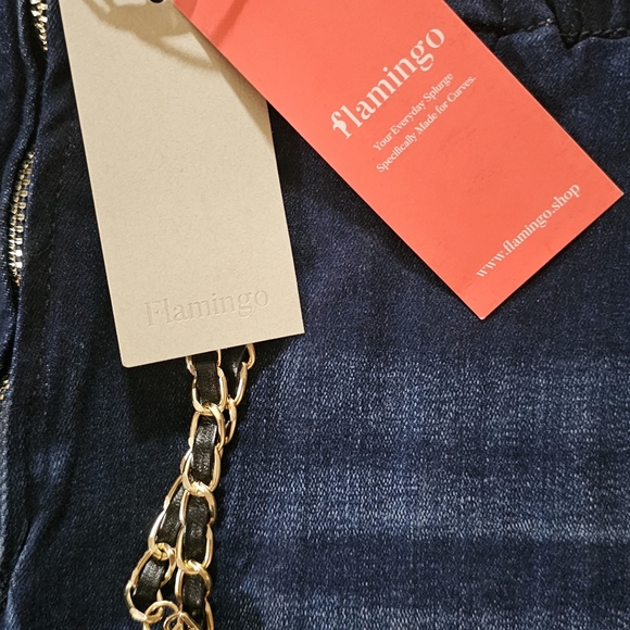 Flamingo Shop Shorts - Picture 4 of 6